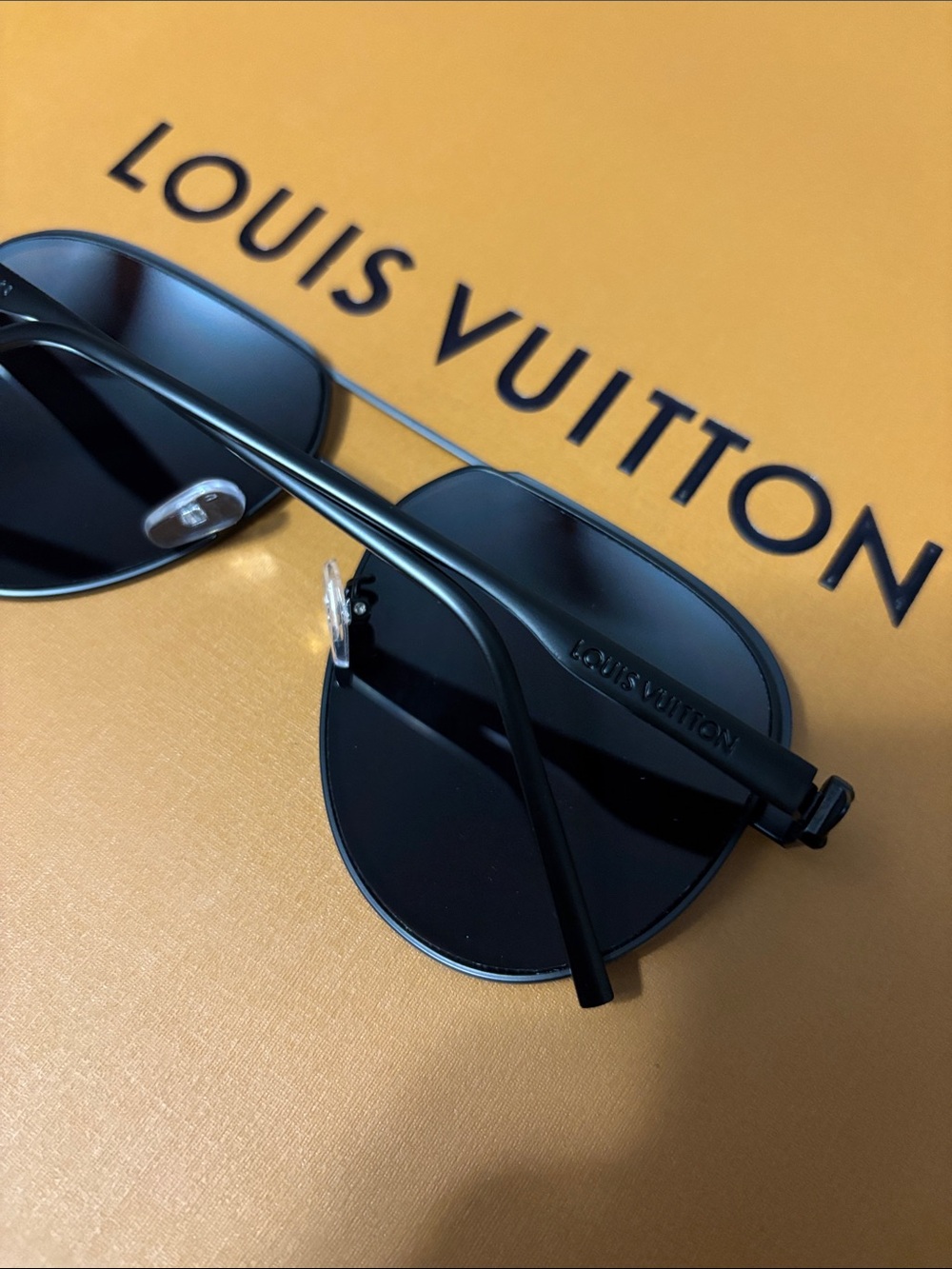 Louis Vuitton Black Metal Pilot Sunglasses - Picture 7 of 7
